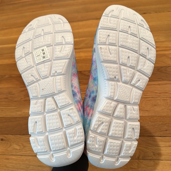 Skechers Women's Summits - Looking Groovy Sneakers - Picture 7 of 8